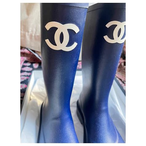 bottes de pluie chanel|Des bottes de pluie de Chanel aux jeans baggy de .